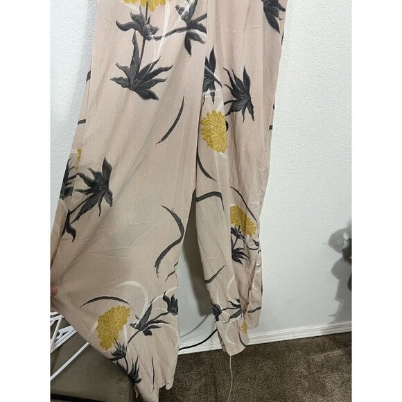 NWT White Closet Floral Jumpsuit Romper Pink Size Small Deep V Neck - Picture 7 of 10